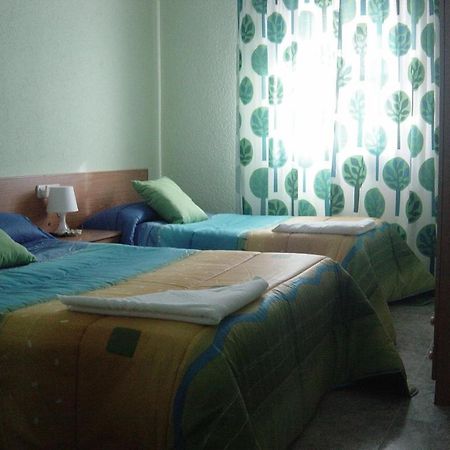 Hostal Emilio Barajas Madrid Eksteriør billede