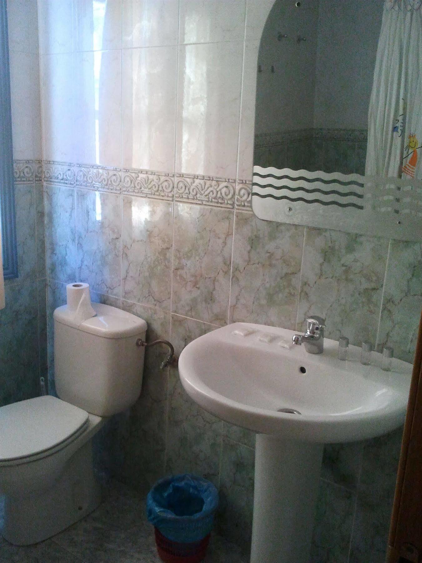 Hostal Emilio Barajas Madrid Eksteriør billede